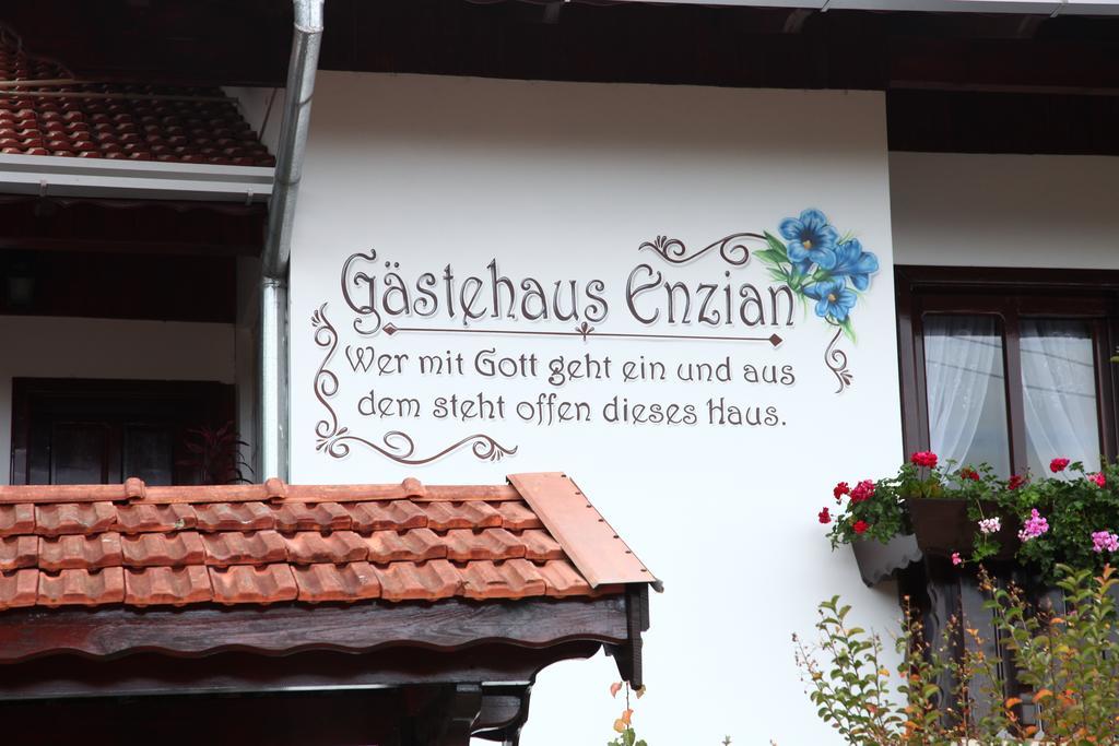 Hospedaria Gãstehaus Enzian Treze Tilias Bagian luar foto