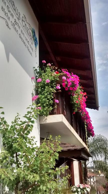 Hospedaria Gãstehaus Enzian Treze Tilias Bagian luar foto